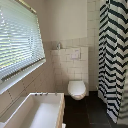 Casa vacanze Gemutlicher Bungalow Mit Seezugang Wustrow (Mecklenburg-Strelitz)
