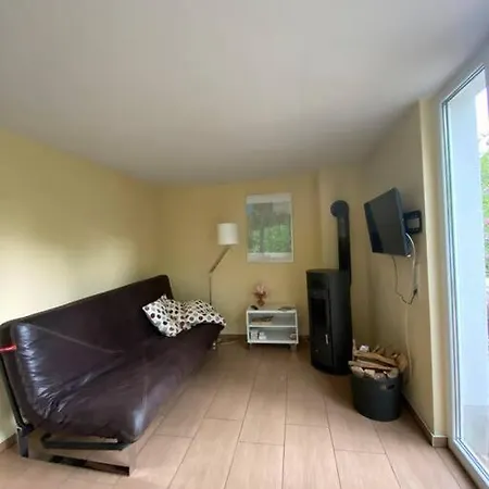 Gemutlicher Bungalow Mit Seezugang